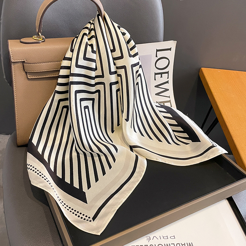 럭셔리 브랜드 Neckerchief 봄 광장 100%  - Silk Neck Scarf 리뷰 및 가격