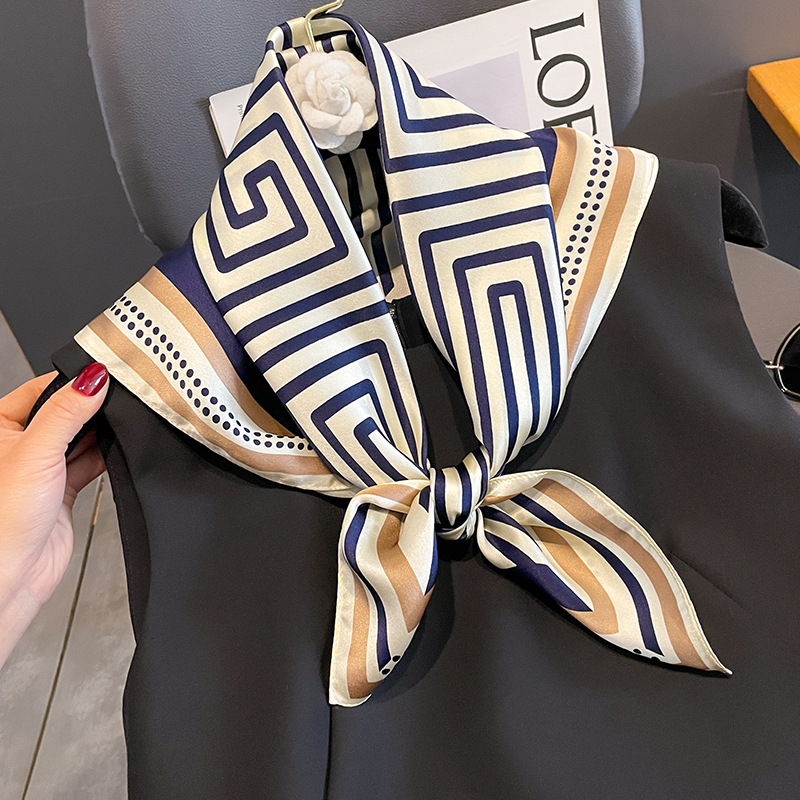 럭셔리 브랜드 Neckerchief 봄 광장 100%  - Silk Neck Scarf 리뷰 및 가격
