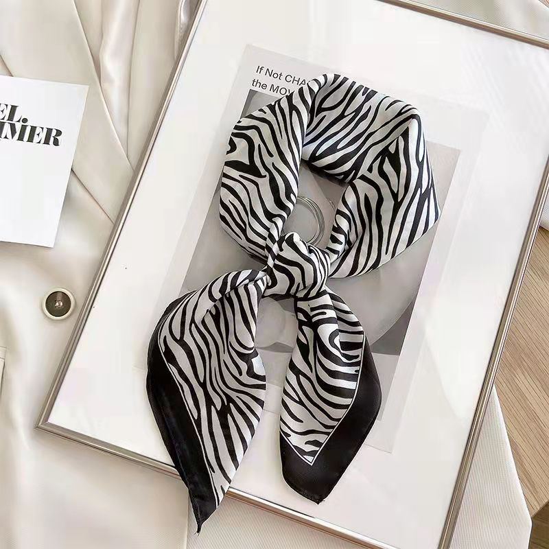 여성용 얼룩말 프린트 스퀘어 스카프, 부드러운 새틴,  - Silk Neck Scarf 리뷰 및 가격