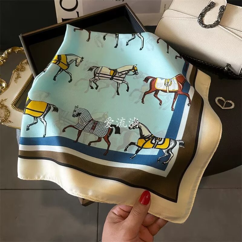 여성을위한 70cm 스퀘어 스카프 레트로 프린트 새틴  - Silk Neck Scarf 리뷰 및 가격